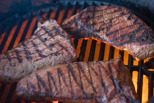 tri tip roast on the grill